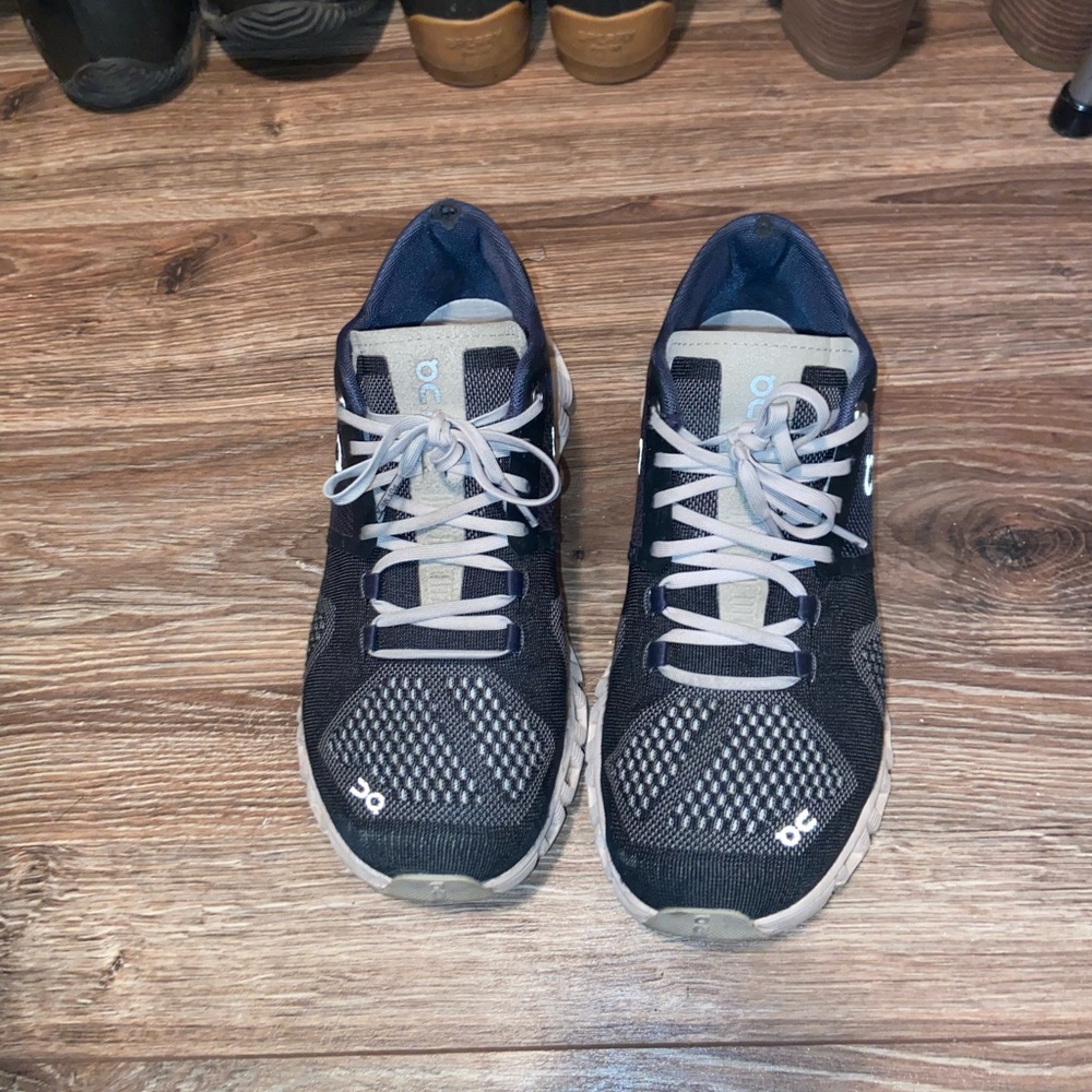 Size 7 Women’s On Running Shoes
